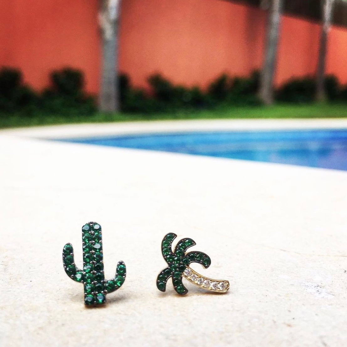 Mini Cactus Emerald Stud